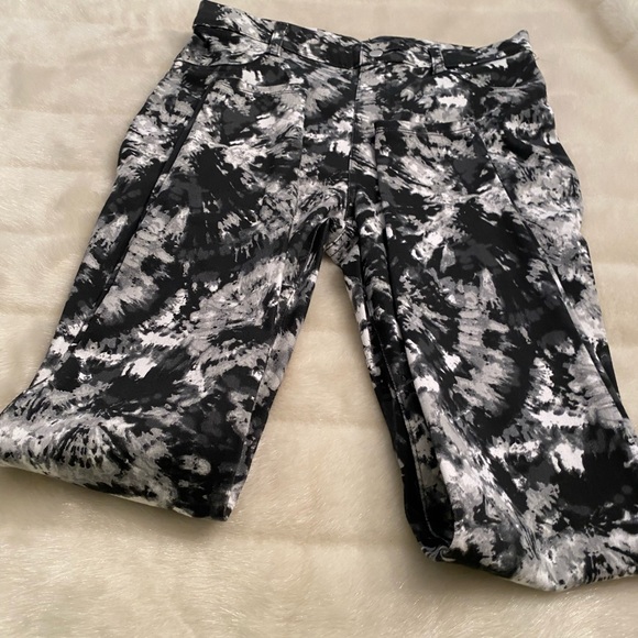 Black& White Printed Tights Size 4/6- Stylish and Comfortable - Picture 2 of 10